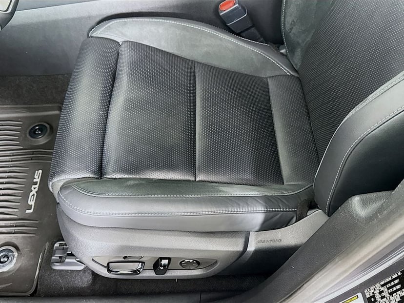 2023 LEXUS RX 350 - Image 19