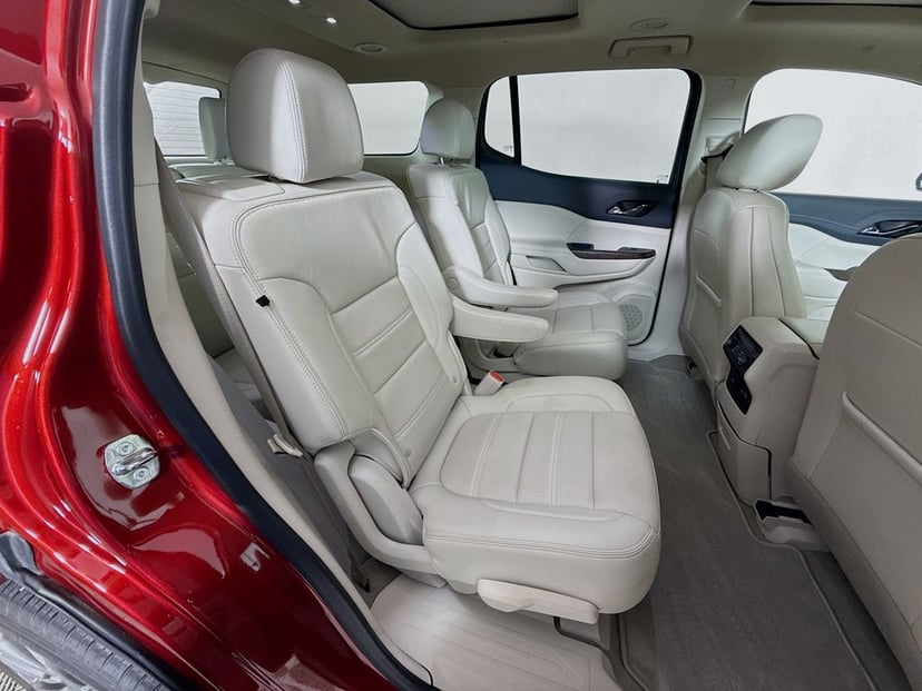 2022 GMC Acadia - Image 29