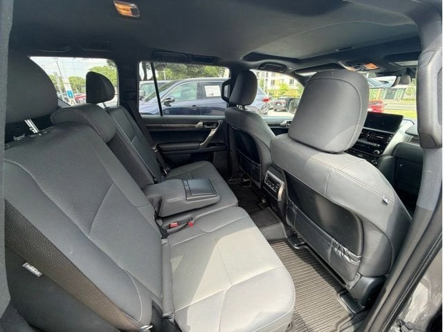 2022 LEXUS GX 460 - Image 12
