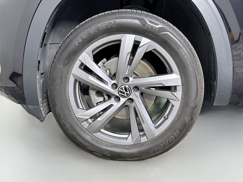 2024 Volkswagen Atlas Cross Sport - Image 32