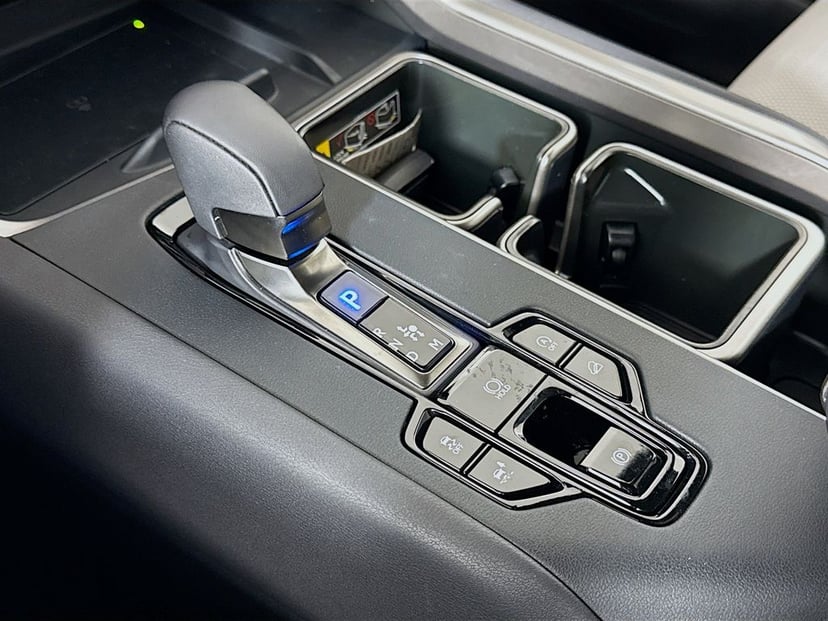 2025 LEXUS TX 350 - Image 17