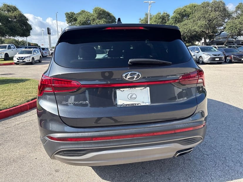 2022 Hyundai Santa Fe - Image 3