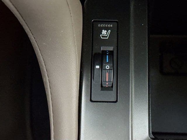 2023 LEXUS GX 460 - Image 21