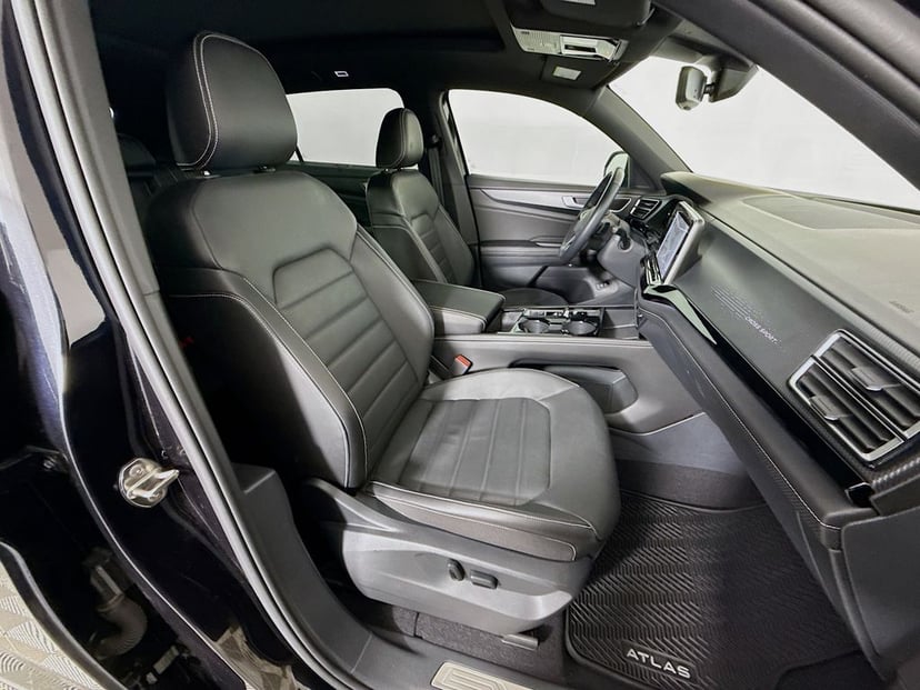 2024 Volkswagen Atlas Cross Sport - Image 29