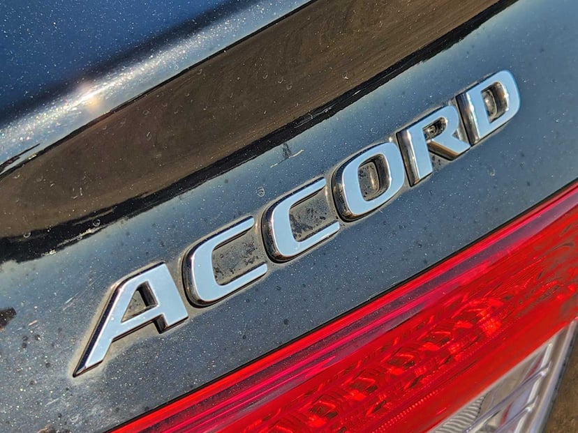 2019 Honda Accord Hybrid - Image 12