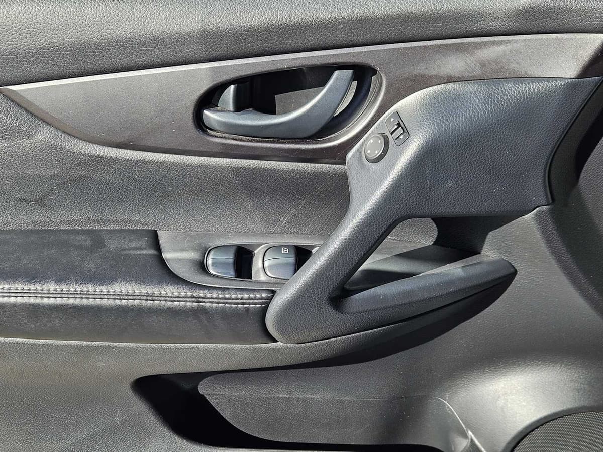 2020 Nissan Rogue Sport - Image 21