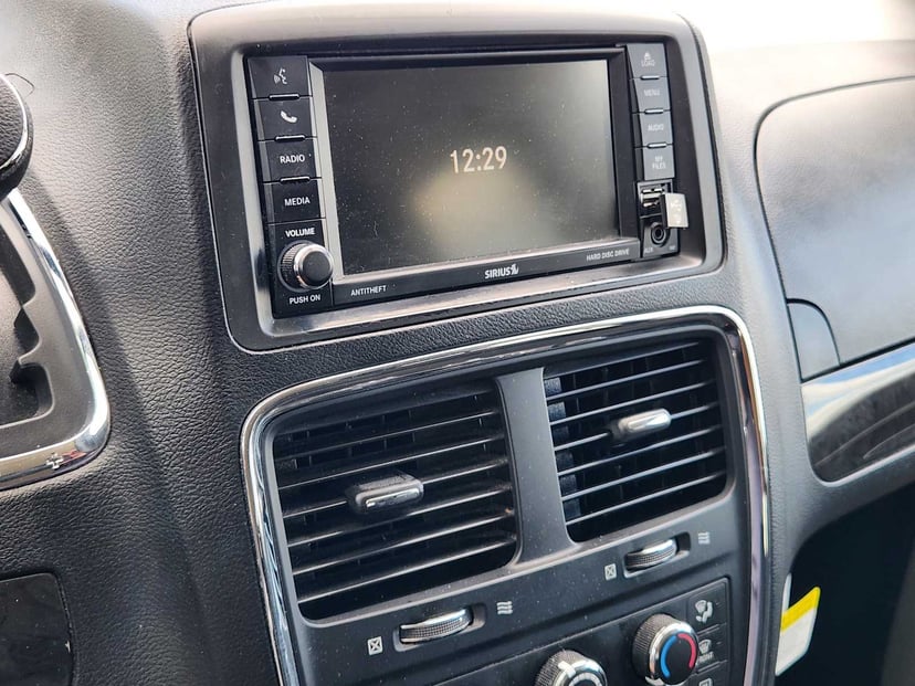 2019 Dodge Grand Caravan - Image 16