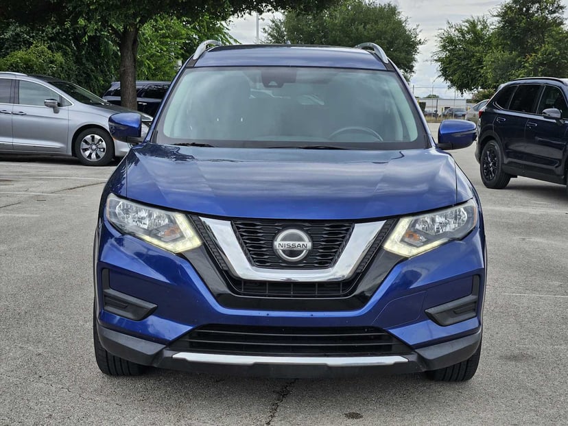 2019 Nissan Rogue - Image 2