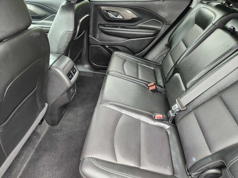 2023 GMC Terrain - Image 30
