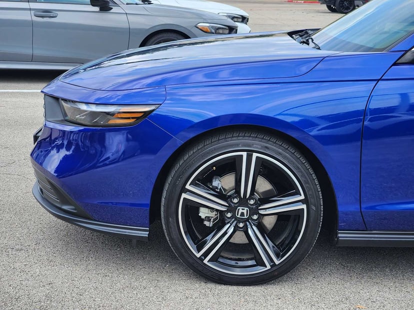 2025 Honda Accord Hybrid - Image 8