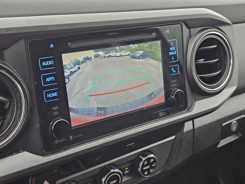 2016 Toyota Tacoma - Image 18