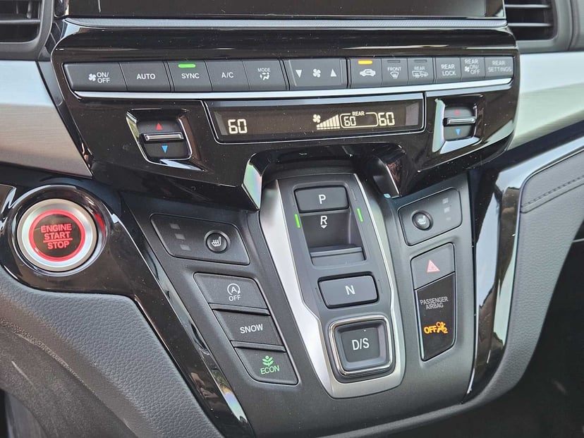 2026 Honda Odyssey - Image 16