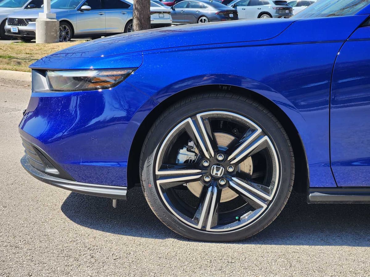 2026 Honda Accord Hybrid - Image 7