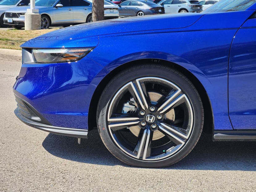 2026 Honda Accord Hybrid - Image 7