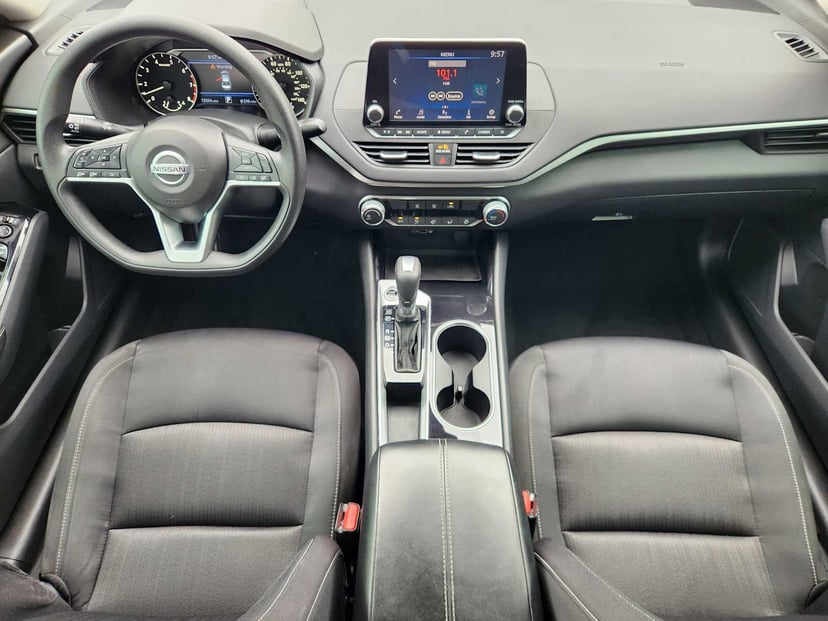 2021 Nissan Altima - Image 25