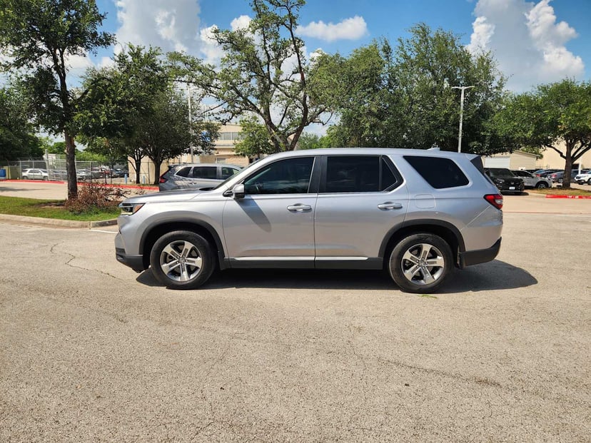 2023 Honda Pilot - Image 4
