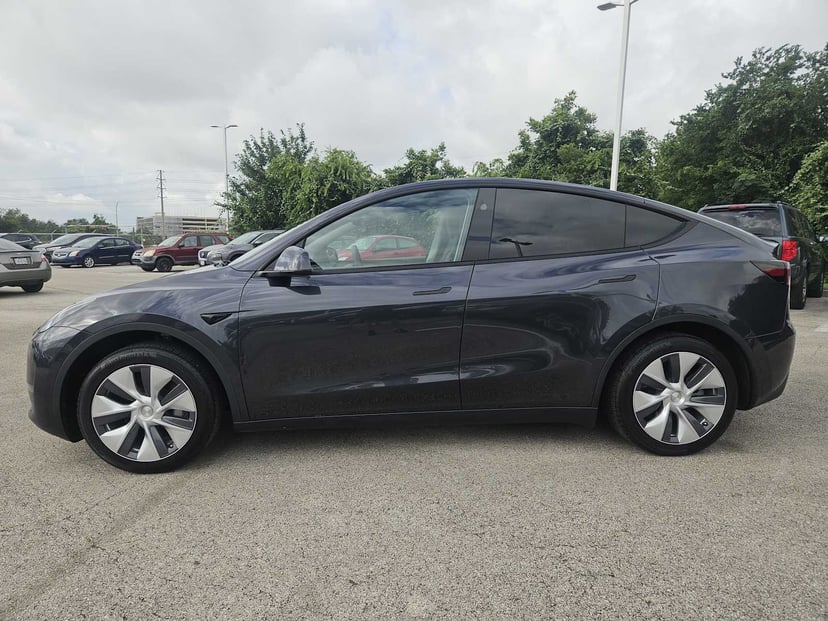 2024 Tesla Model Y - Image 4