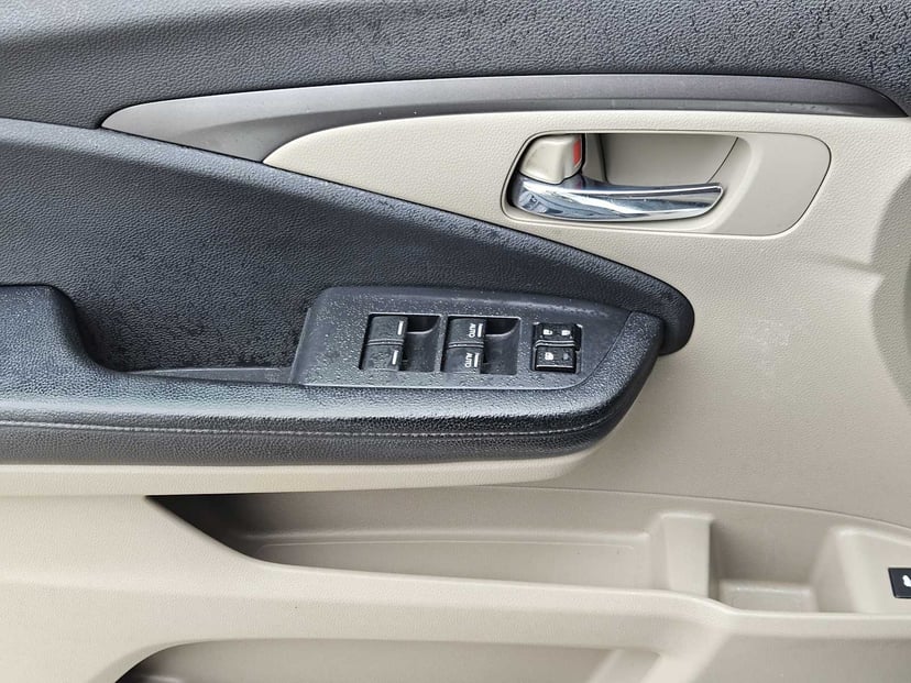 2016 Honda Pilot - Image 18