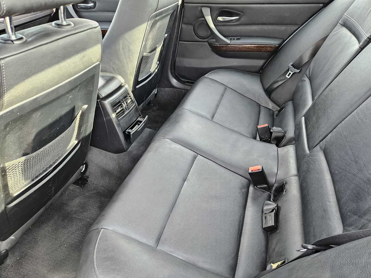 2009 BMW 335i xDrive - Image 28