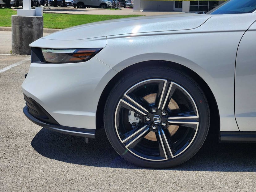 2026 Honda Accord Hybrid - Image 6