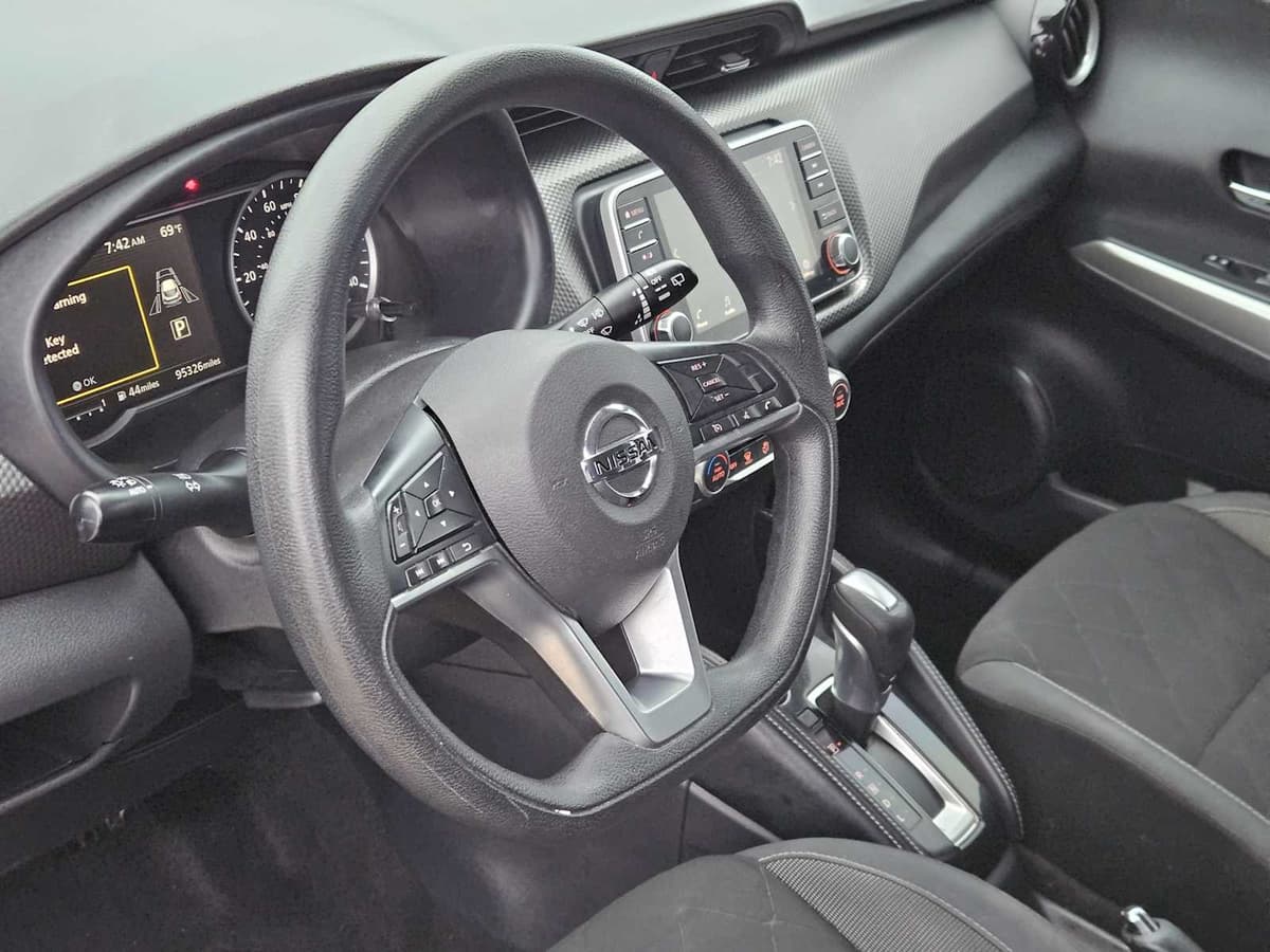 2020 Nissan Kicks - Image 2