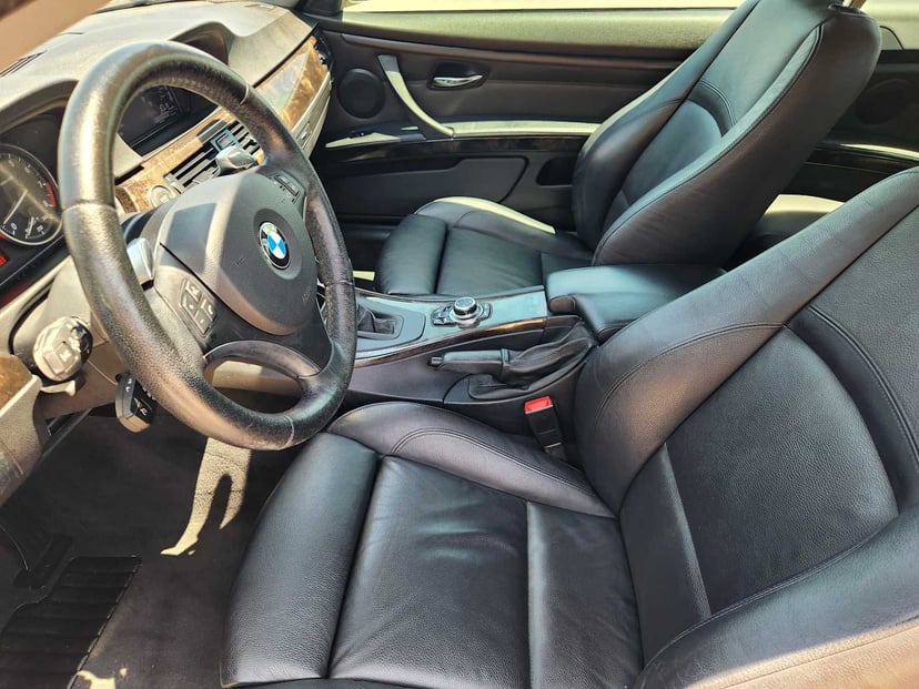 2009 BMW 335i - Image 12