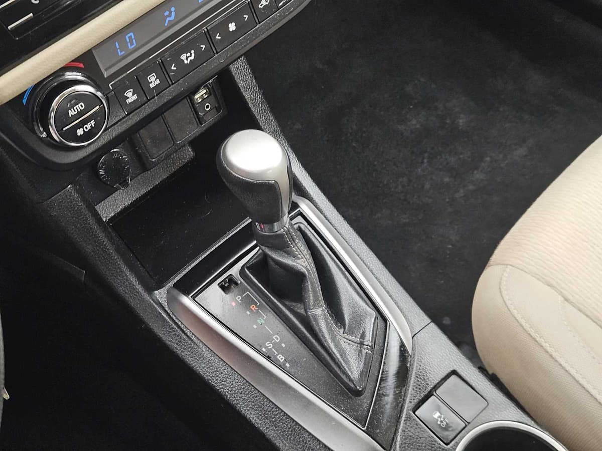 2014 Toyota Corolla - Image 21