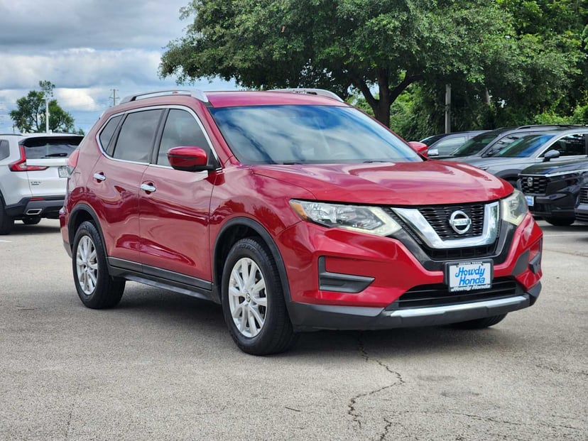 2017 Nissan Rogue - Image 2
