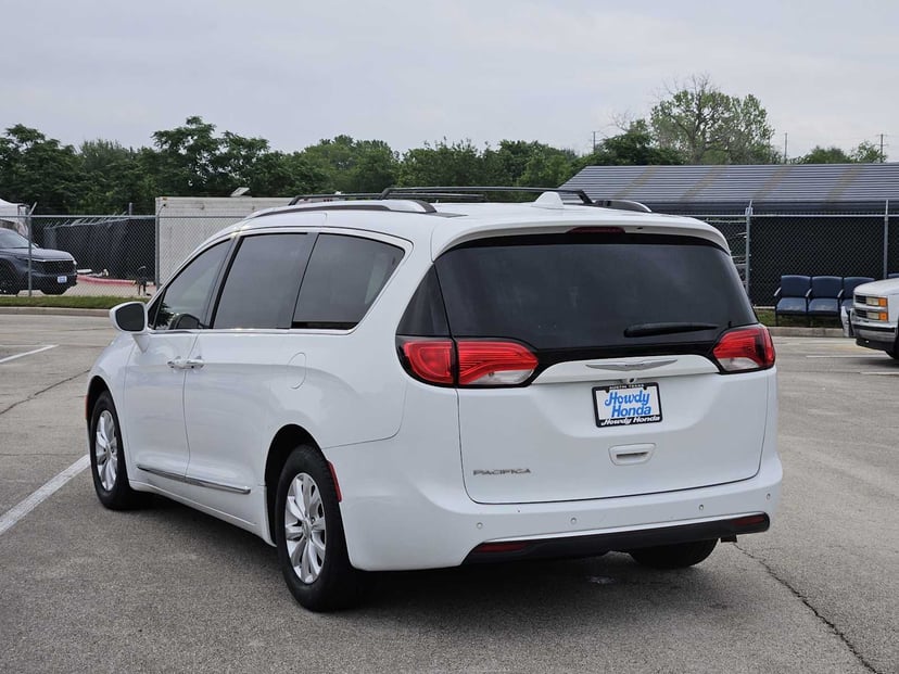 2018 Chrysler Pacifica - Image 5