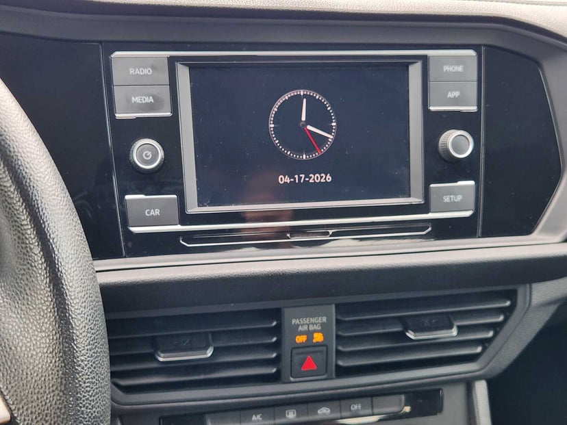 2019 Volkswagen Jetta - Image 17