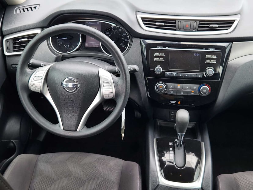 2016 Nissan Rogue - Image 25