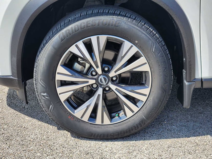 2023 Nissan Rogue - Image 9