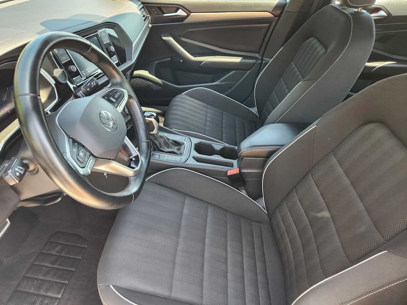 2023 Volkswagen Jetta - Image 13