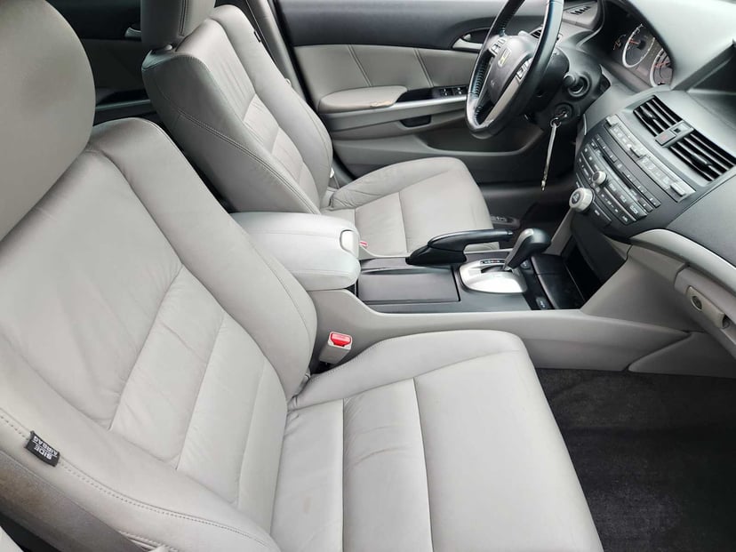 2010 Honda Accord - Image 14