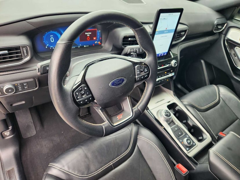 2021 Ford Explorer - Image 2