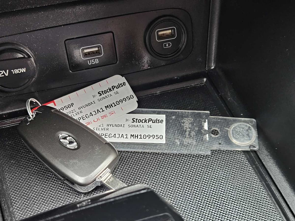 2021 Hyundai Sonata - Image 31