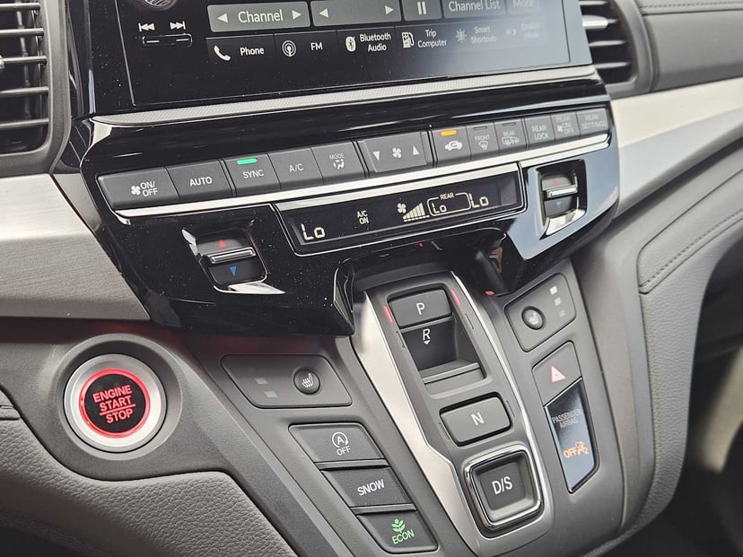 2026 Honda Odyssey - Image 16