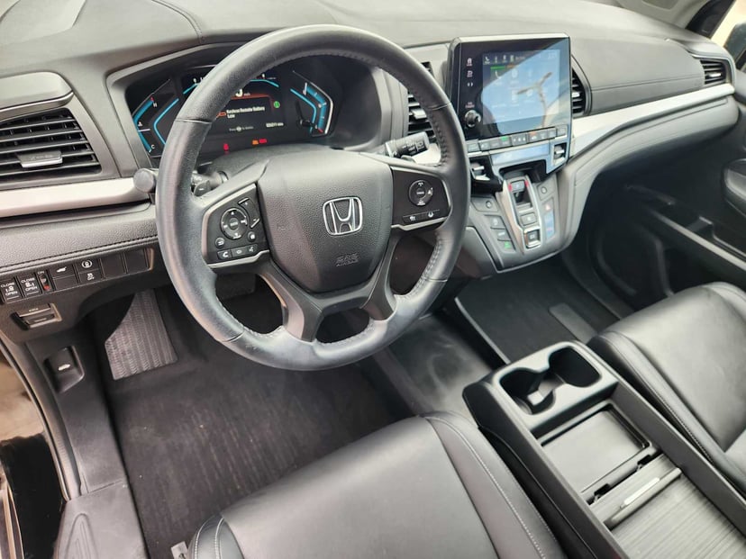 2023 Honda Odyssey - Image 2
