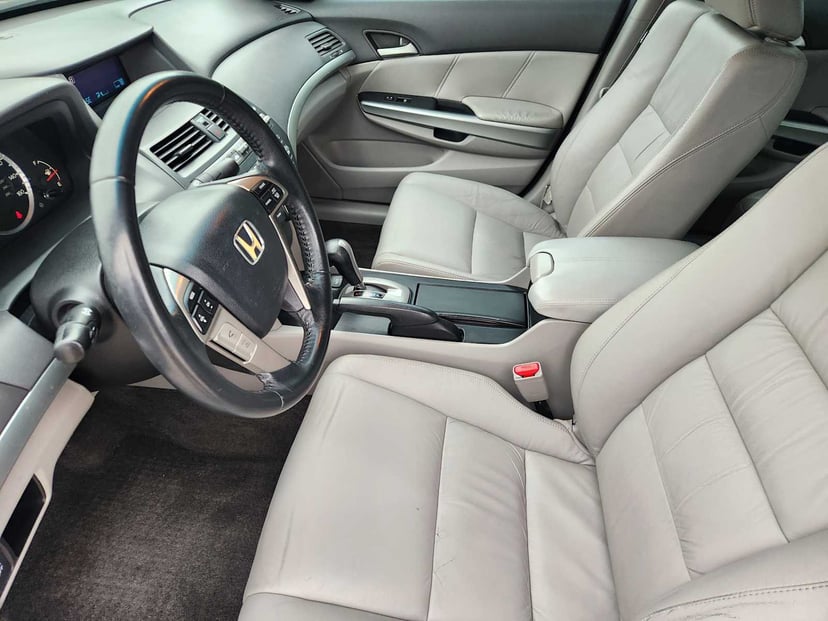 2010 Honda Accord - Image 13
