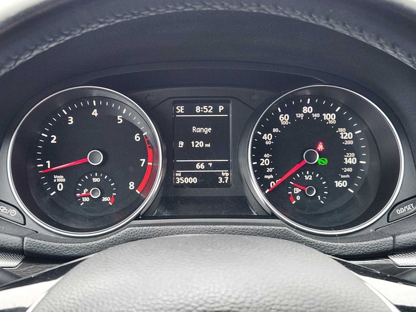 2016 Volkswagen Passat - Image 16
