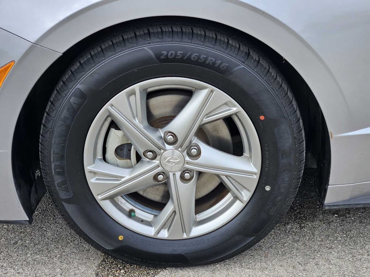 2021 Hyundai Sonata - Image 9