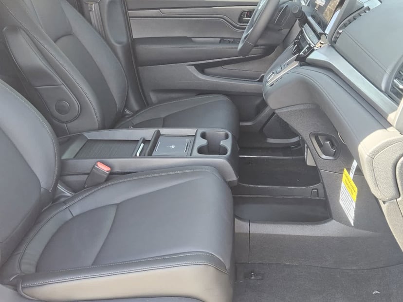 2026 Honda Odyssey - Image 13