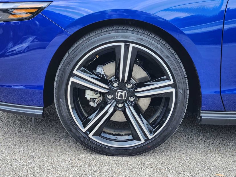 2025 Honda Accord Hybrid - Image 9