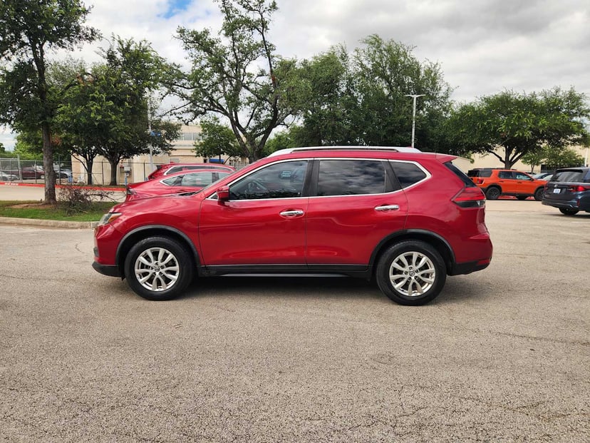 2017 Nissan Rogue - Image 3