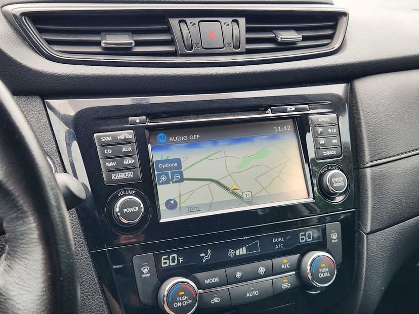 2017 Nissan Rogue - Image 17