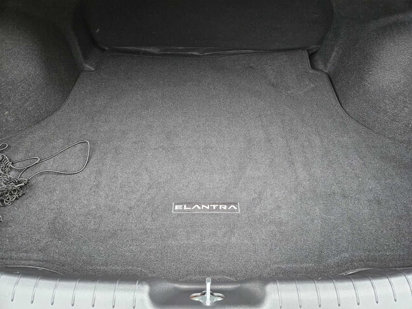 2023 Hyundai Elantra - Image 29