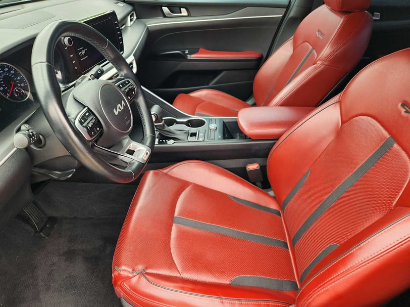 2022 Kia K5 - Image 13
