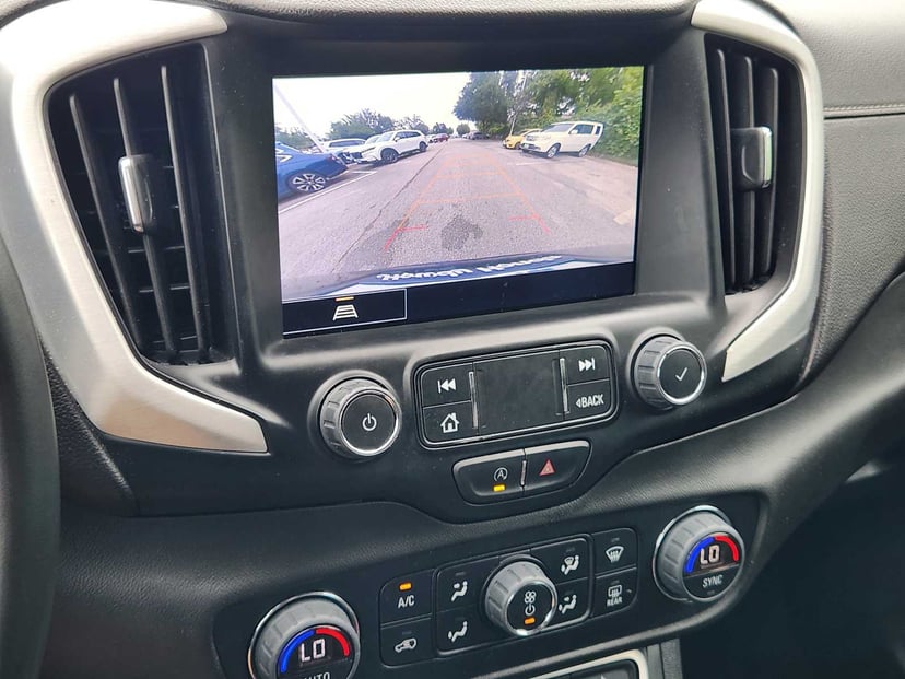 2023 GMC Terrain - Image 18