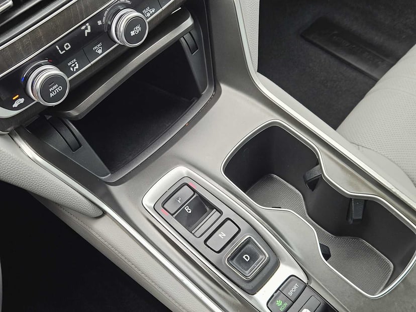 2018 Honda Accord Hybrid - Image 20