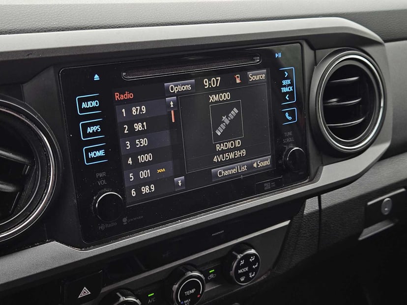 2016 Toyota Tacoma - Image 17